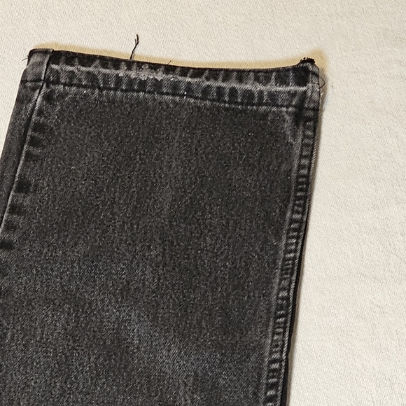 Wrangler Mens 34x30. Black Straight Leg Jeans. With The Hem Undone. - Picture 5 of 5